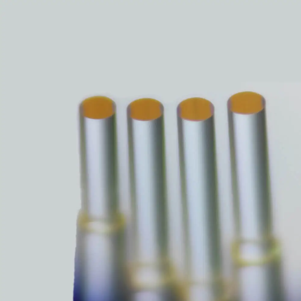 Fibra Óptica com Revestimento de Passa-Banda