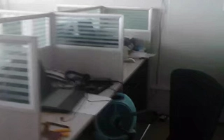O equipamento da oficina ainda não estava completo.